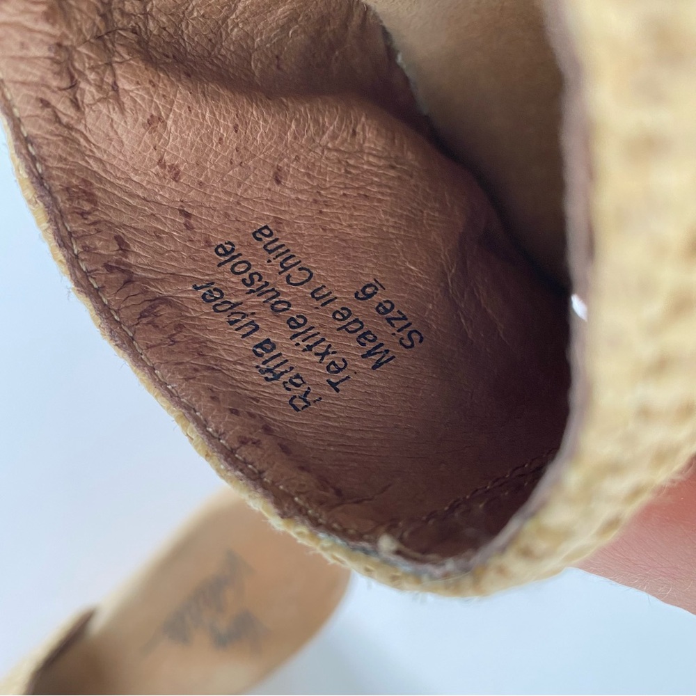 🌻Very Volatile Tan Wedge Woman’s Shoes size 6 with Natural Textures - Picture 5 of 10